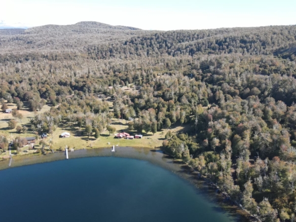 Coyhaique | 2 ha con 100 m orilla Lago Pollux