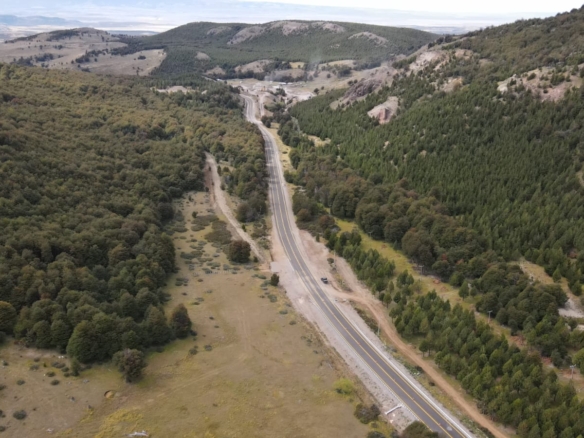 Camino Cerro Castillo | 3 ha colindan con PN Cerro Castillo