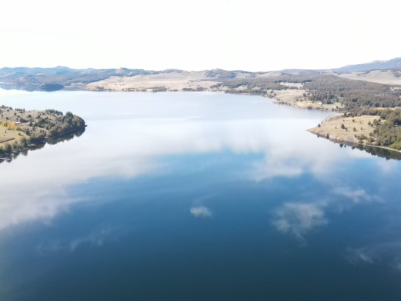 Coyhaique | 2 ha con 100 m orilla Lago Pollux